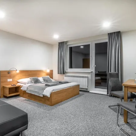 ホームステイ Sendy